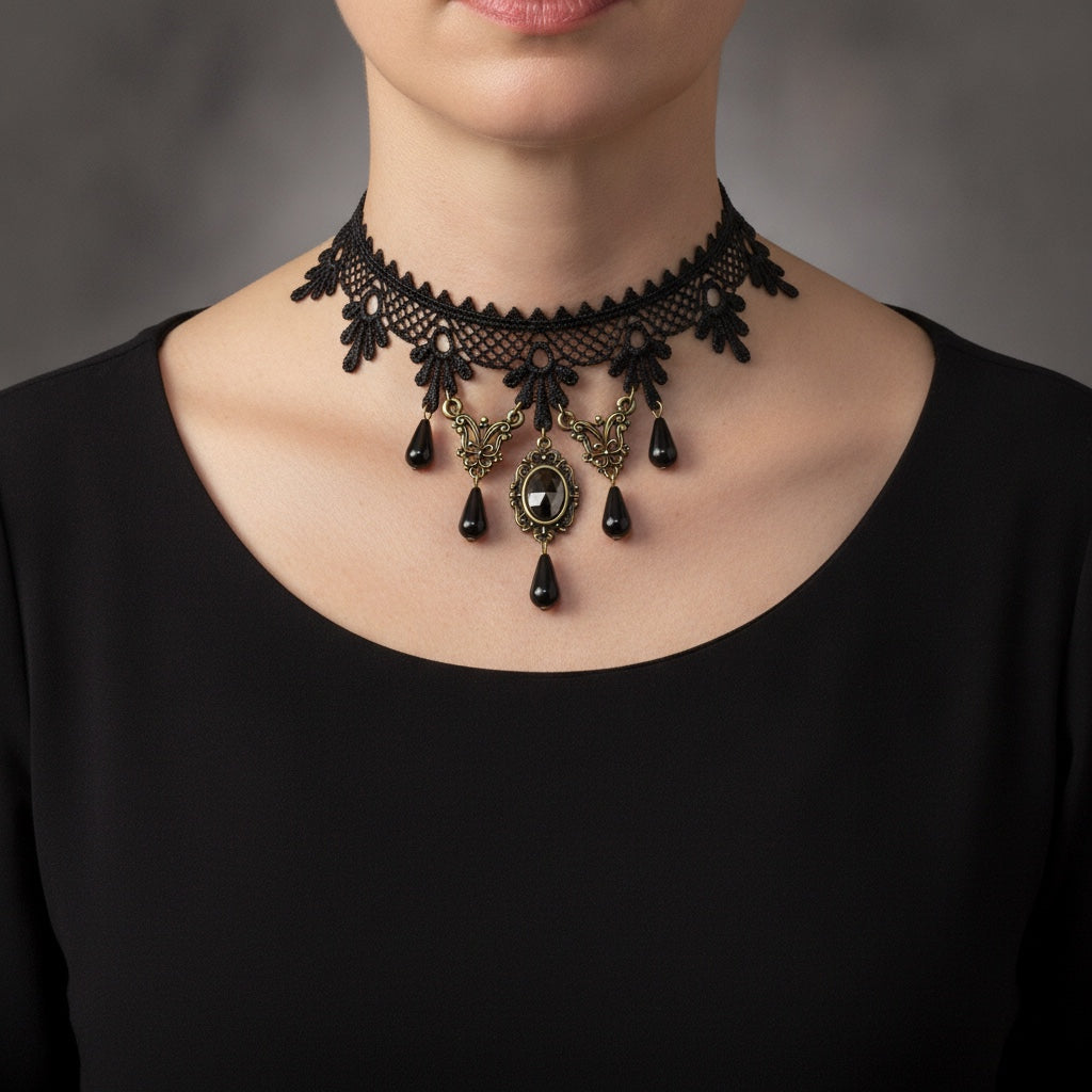 Collier Lilith · Argent Noir porté, vue de face